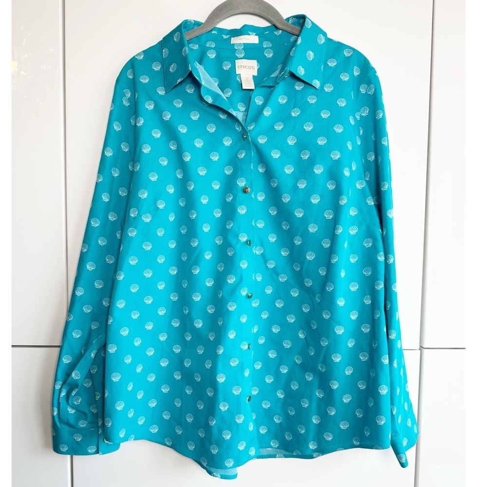 Chico’s Sea Shell Button Front Blouse Turquoise Blue Gold Accents Size 2 Large